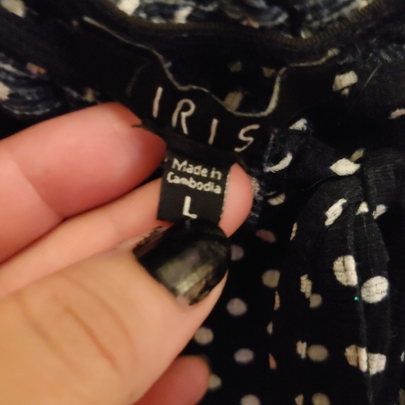 Blue cropped top with white polka dots. - Picture 4 of 4